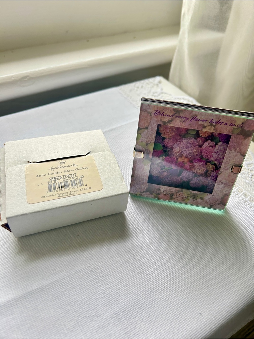 Hallmark Anne Geddes Glass Gallery Photo Frame Purple Lilacs 3” 1998 New In Box - Picture 8 of 11